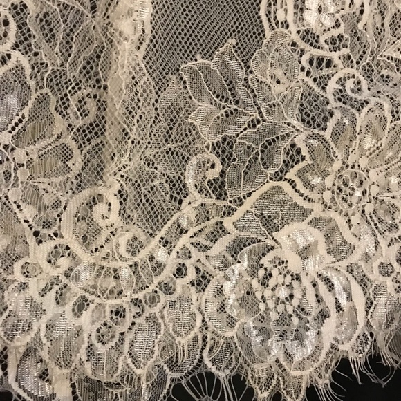 White lace dress - Picture 3 of 5